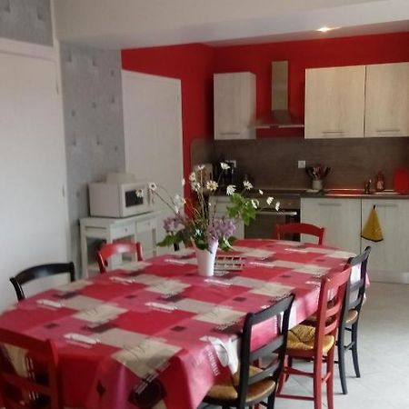 Maison En Pierre De Pays Ségrie Exteriér fotografie