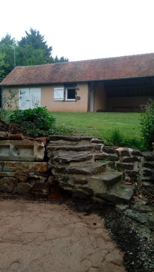Maison En Pierre De Pays Ségrie Exteriér fotografie